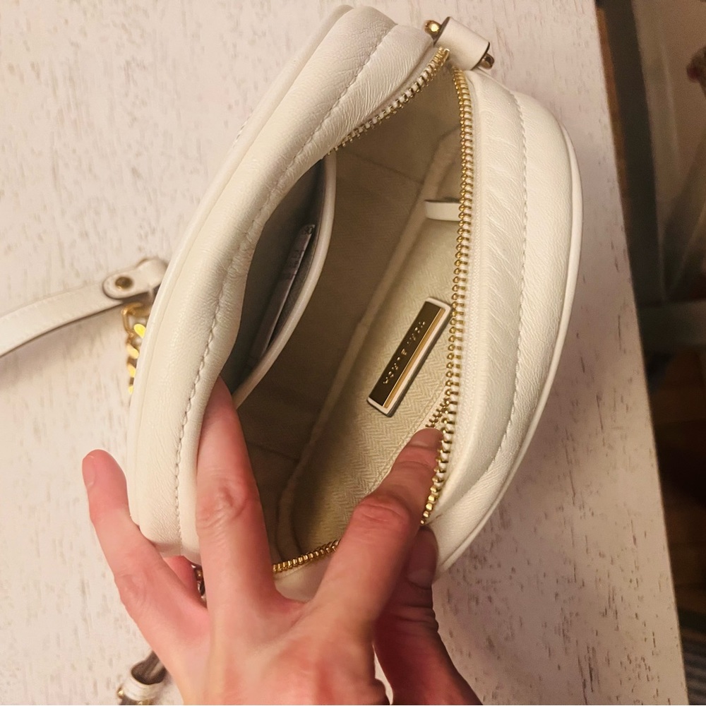 Tory Burch Kira Chevron Camera Bag, very good condition - Picture 11 of 11